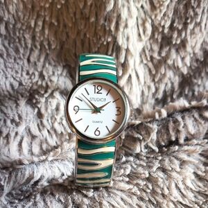 STUDIO TIME Green and White Cuff Watch